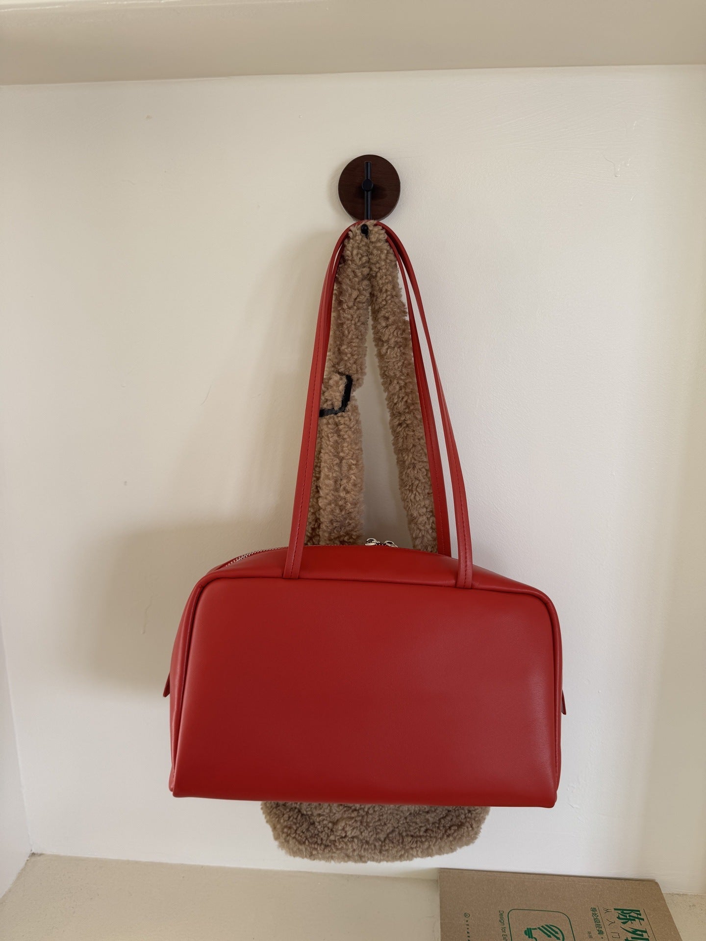 Sacoche polyvalente pour les trajets quotidiens, grande capacité, bandoulière en cuir de vachette.