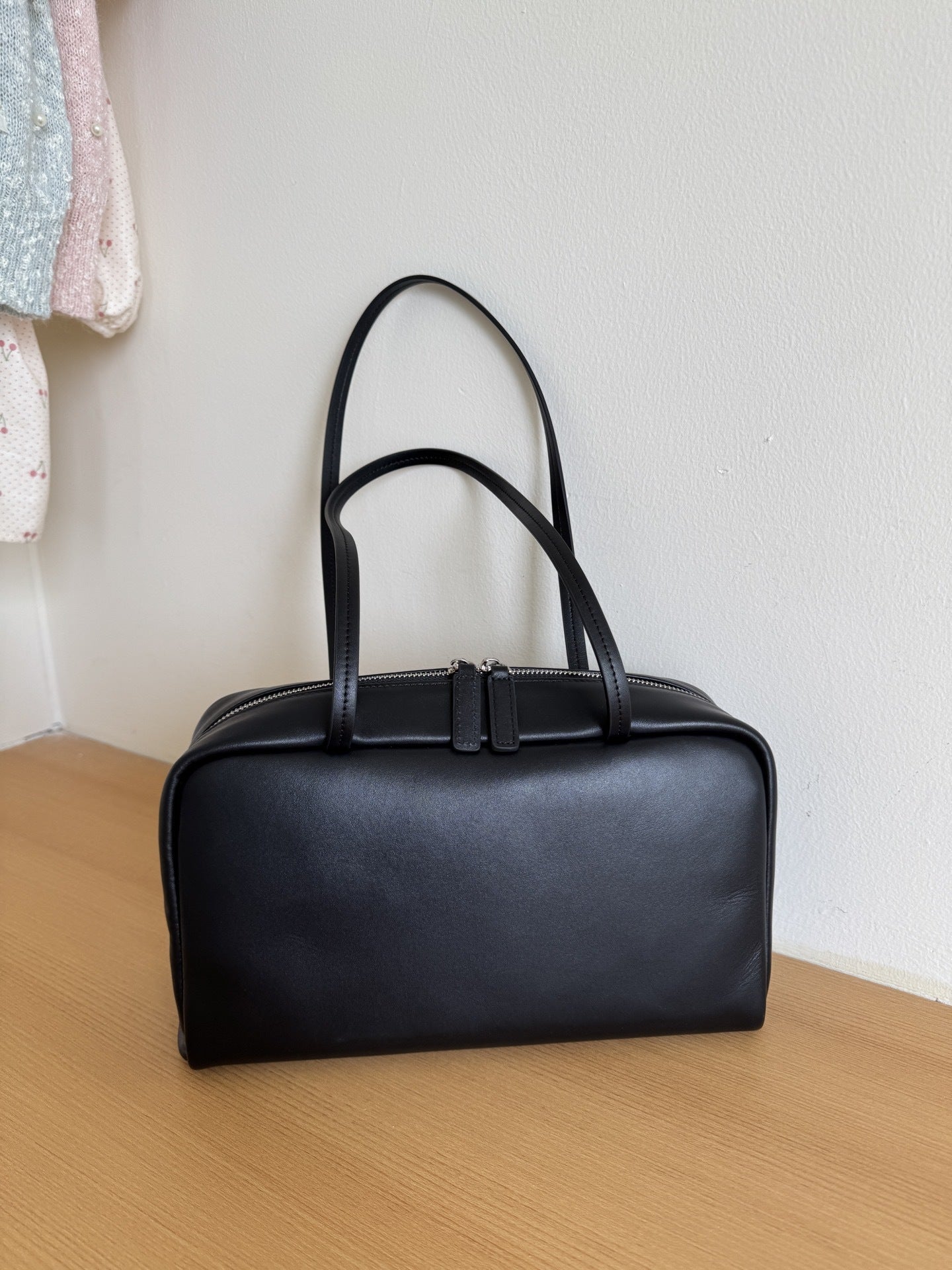 Sacoche polyvalente pour les trajets quotidiens, grande capacité, bandoulière en cuir de vachette.