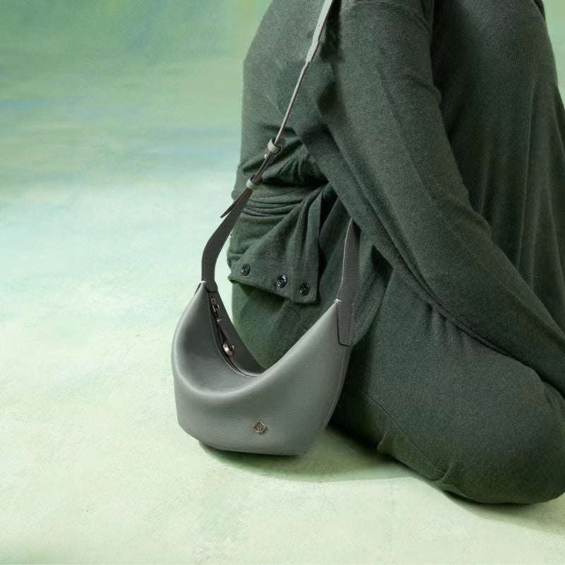 Sac bandoulière souple en corne de bateau