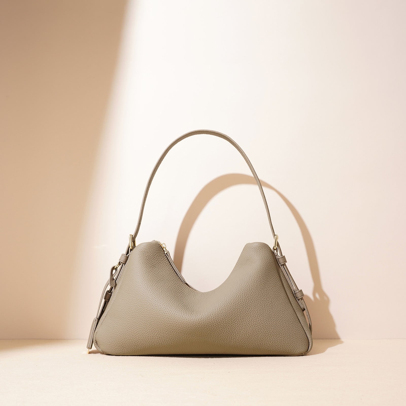 The Advanced Classic Leather Shoulder Bag